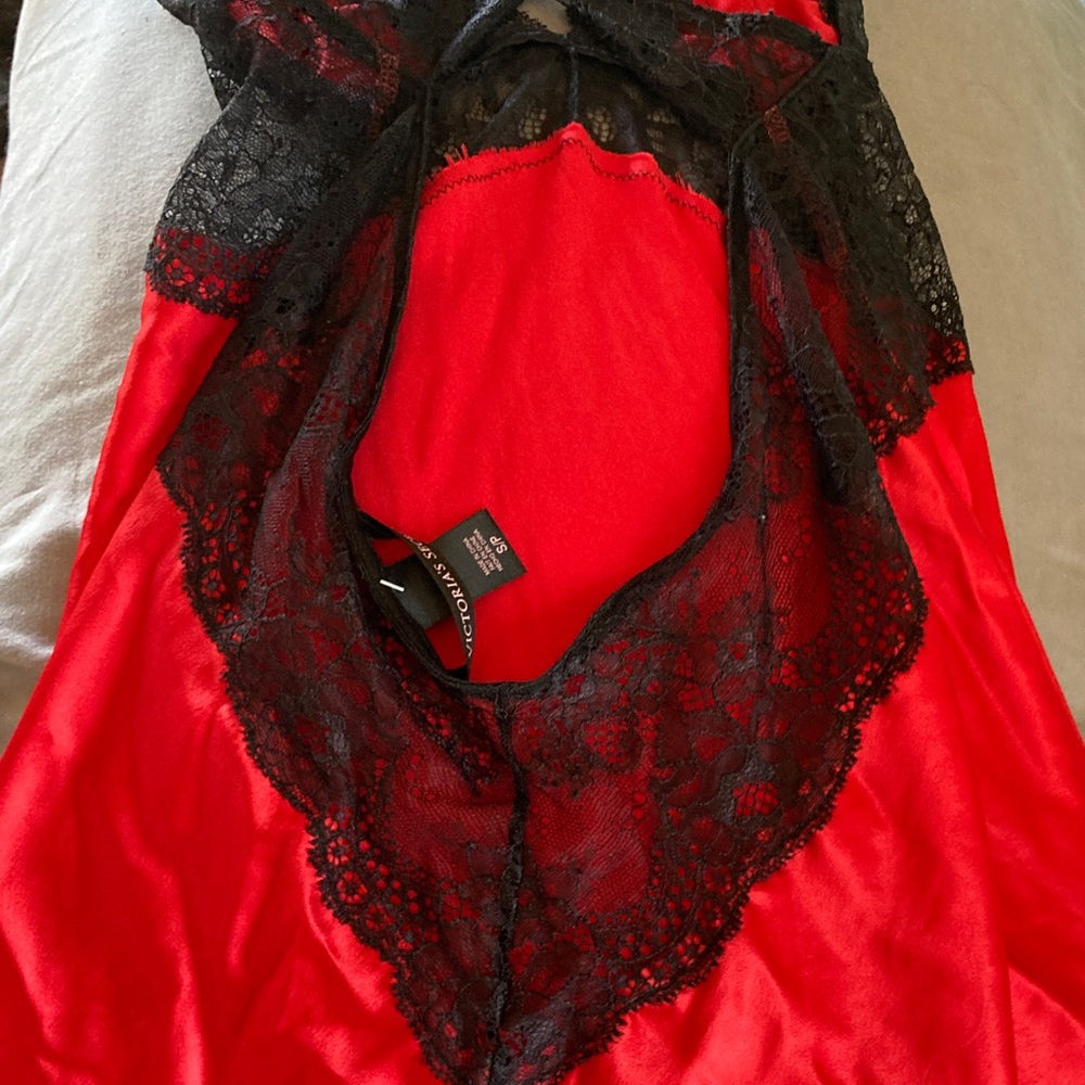 Victoria's Secret Scarlet and Ebony Lace Chemise - Picture 5 of 6
